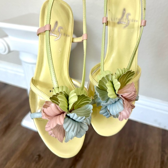 Vintage Pastel Floral Wedding Heels - Picture 11 of 14